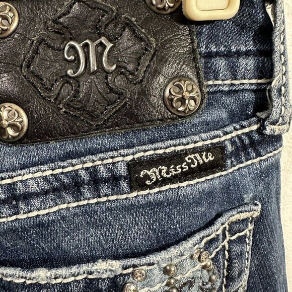 Miss Me Women Boot Cut Distressed Embellished Fleur Rear pockets Bling SZ 28 - Picture 4 of 11